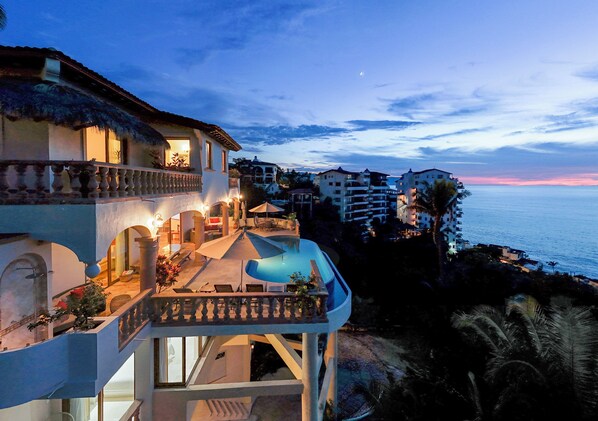 Property grounds - Casa Tres Palmas (Puerto Vallarta)