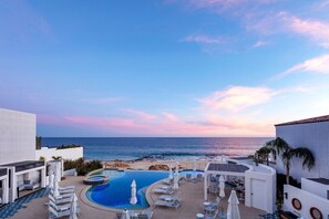 A heated pool - Oceanfront 2bd penthouse (San José del Cabo)
