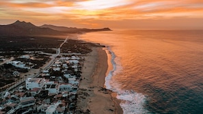 On the beach - Oceanfront 3bd Residence Wordclass Amenities (El encanto de la laguna)