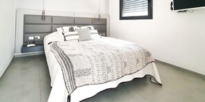 Leilighet (2 Bedrooms) | 2 soverom, blendingsgardiner, lydisolert og wi-fi (inkludert)