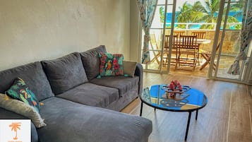Superior Penthouse, 2 Bedrooms, Terrace, Sea View | Living area