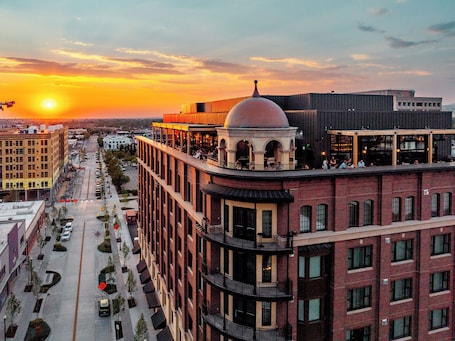 Exterior. Hotel Renegade