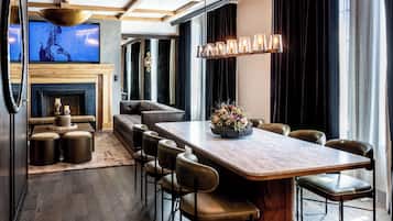 Pend dOreille Penthouse | Premium bedding, down comforters, pillowtop beds, minibar