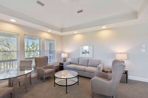 ملاءات للفراش لا تسبب الحساسية وخزنة داخل الغرفة