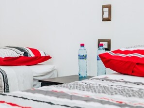 Comfort Triple Room, Courtyard View | Free WiFi - Hotel y Restaurante 7 Mares  (Champerico)