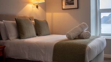 Iron/ironing board, free WiFi, bed sheets