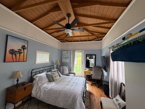 3 bedrooms, desk, iron/ironing board, travel cot