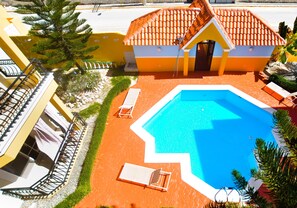 Pool - Spacious and well equipped 1 bedroom penthouse with private rooftop. (Punta Cana)