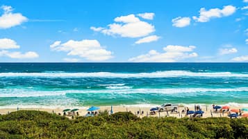 Appartement, 3 slaapkamers, uitzicht op oceaan, aan het strand (A201) | Uitzicht op strand/zee
