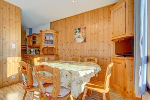 Dining - 150m from resort center, 1st floor, balcony, tv, ski locker, 36m², Morzine (Morzine)