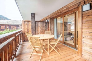 Outdoor dining - 1st floor, balcony, parking, tv, 46m², Morzine (Morzine)