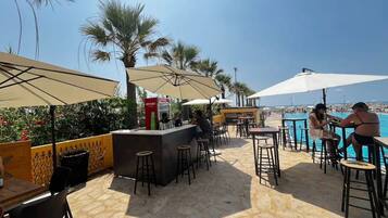 Chalet, 2 Bedrooms, Smoking, Balcony | Lounge