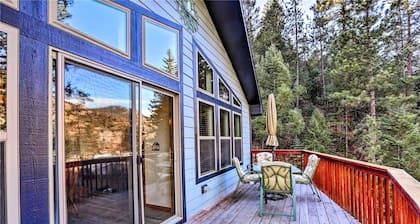 Bright & Spacious Cabin 1-mi from Idaho Springs, on 5 acres + Mountain Views!