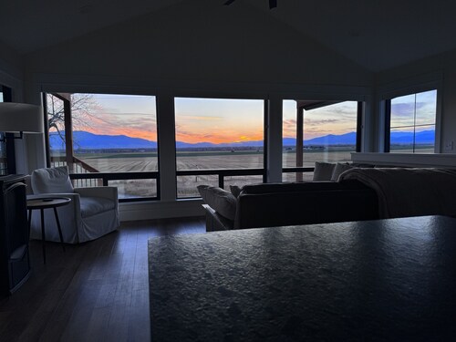 Modern Farmhouse with Breathtaking Views!