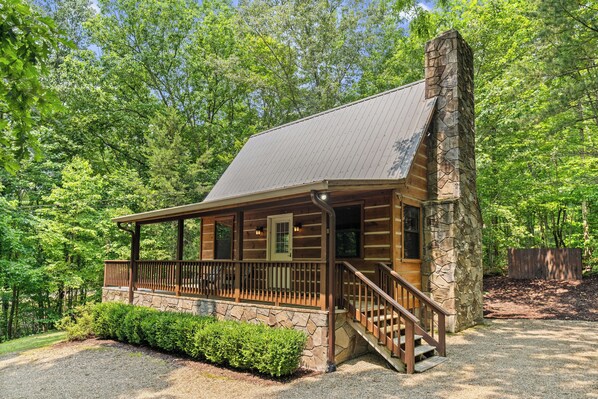 Exterior - Mountain Laurel Cabin in the Smokies (Cosby)
