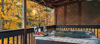 Secluded Romance, Hot Tub, Fireplace, Jacuzzi, Honeymoons