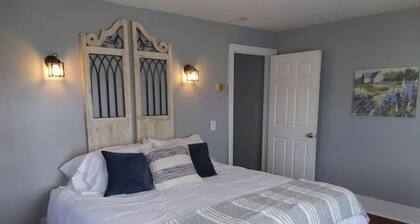 Comfortable vineyard view farmhouse