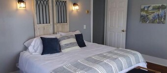 Comfortable vineyard view farmhouse