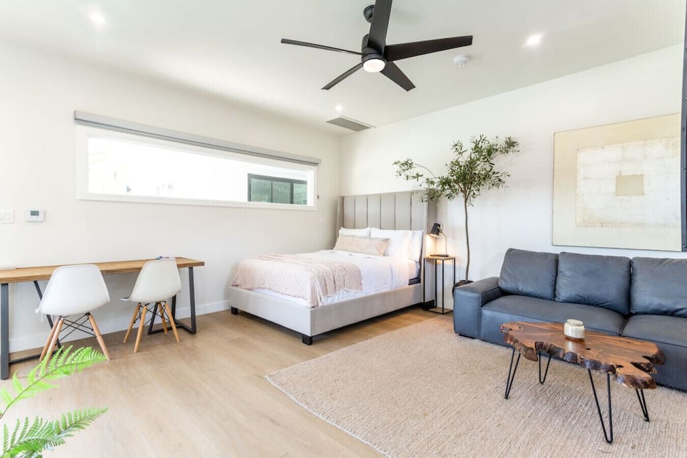 Private, Retreat on the Golf Course -Walk to shops
