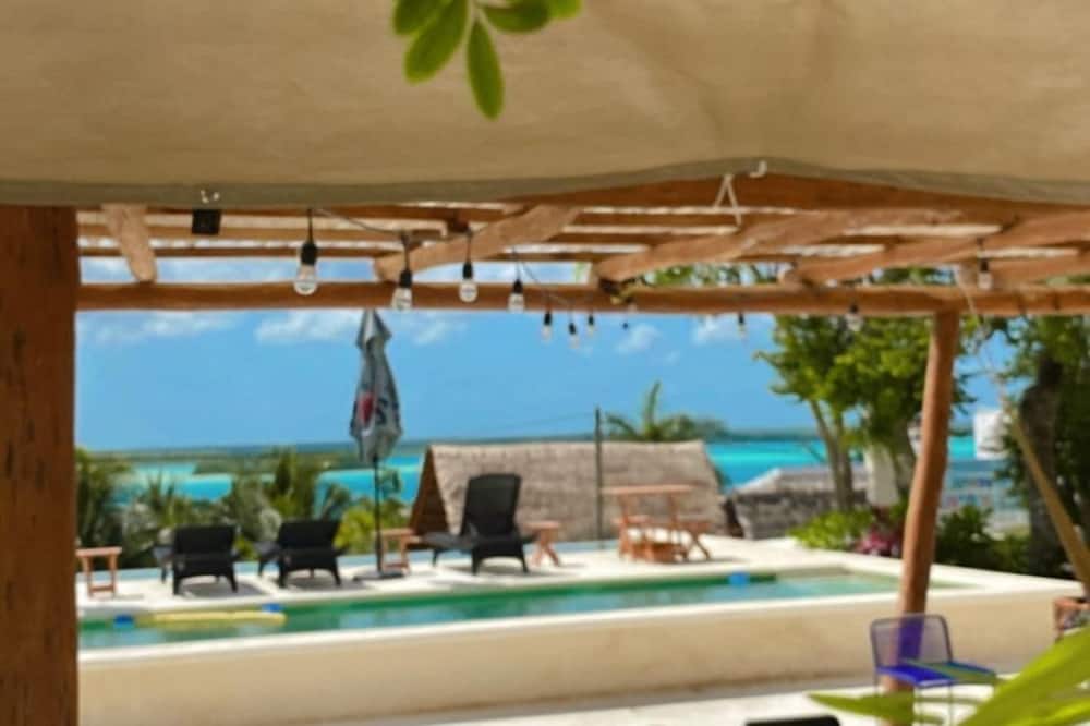 Hotel y Eco-Cabañas Azul María Bacalar