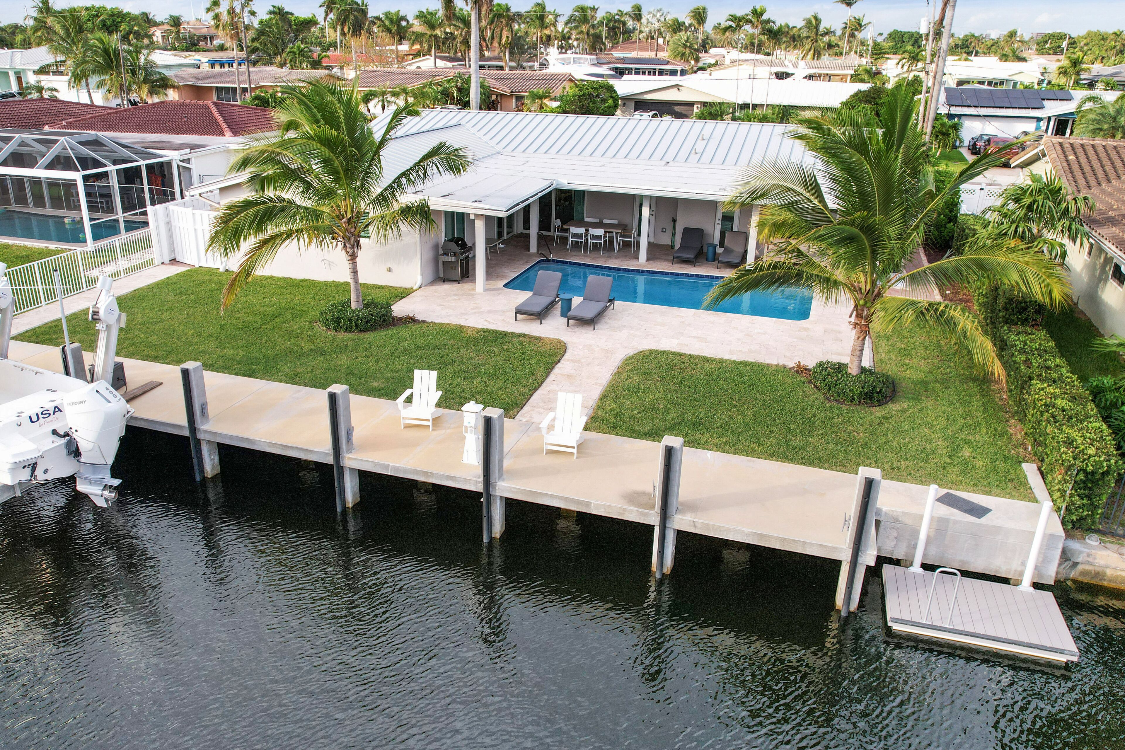 80' of Private Waterfront Walking Distance to Beach & Shops/Restaurants