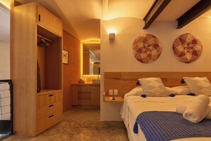 1 Schlafzimmer, Schreibtisch, Bügeleisen/Bügelbrett, Reisekinderbett