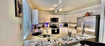 4Bd Oasis w/Pool/Pool Table