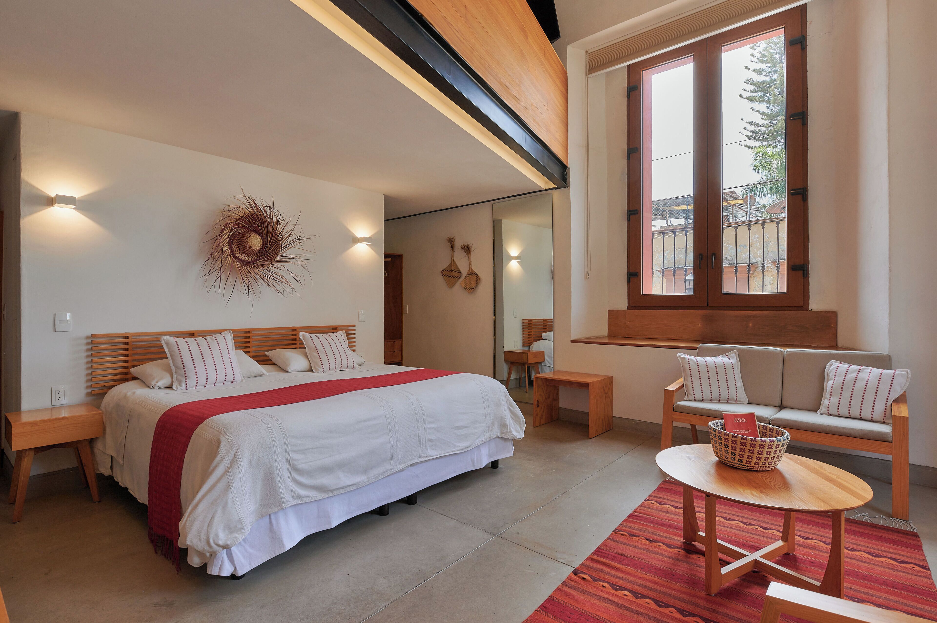 2 bedrooms, desk, iron/ironing board, travel crib