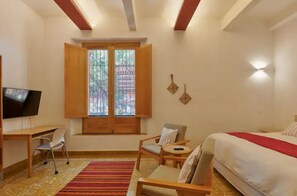 1 Schlafzimmer, Schreibtisch, Bügeleisen/Bügelbrett, Reisekinderbett