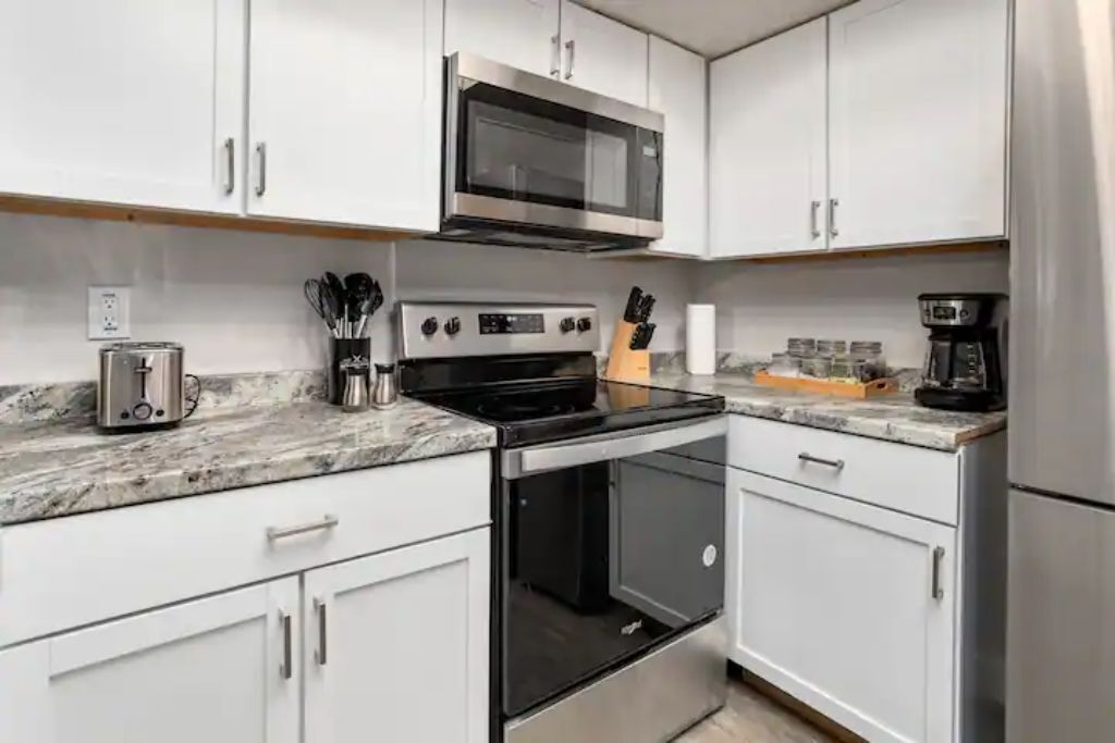 Quiet Modern Space | Lackland AFB/BMT