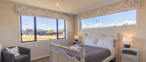 4 bedrooms, free WiFi, bed sheets