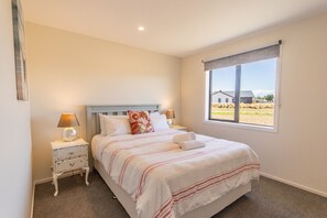 4 bedrooms, free WiFi, bed sheets
