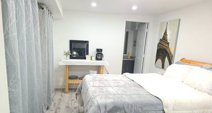 Sky Guest House - Cozy and Relaxing stay with 5 mins away mountain scenic views.