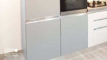 Réfrigérateur, four, plaque de cuisson, lave-vaisselle