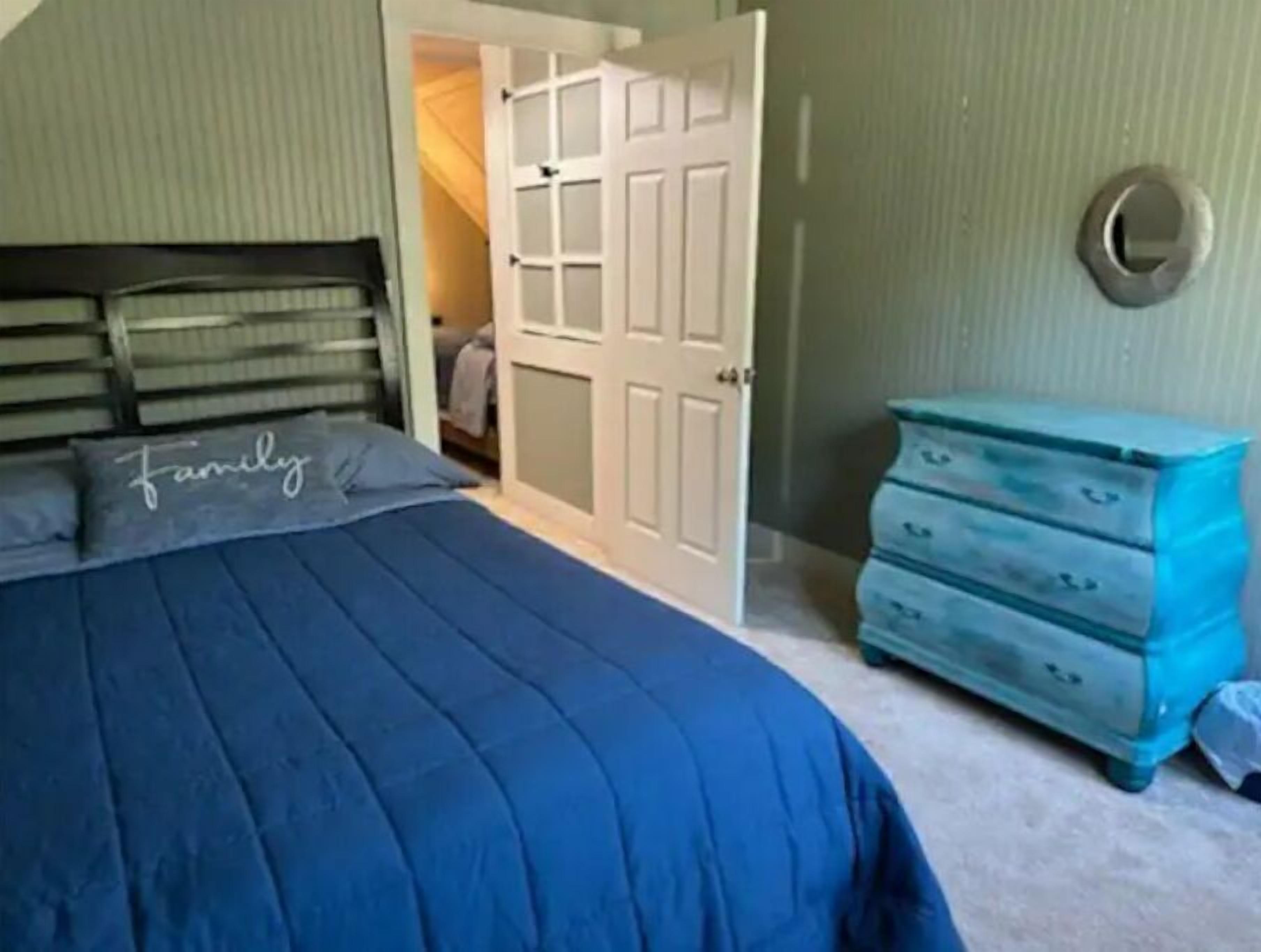 2 makuuhuonetta, silitysrauta/-lauta, Wi-Fi, vuodevaatteet