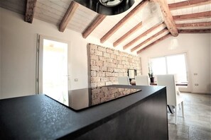 Dining - Giglio Villa con Piscina Privata Vicino al Mare (castidas)