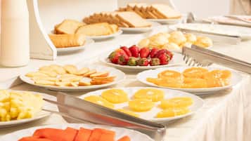 Desayuno buffet incluido entre semana
