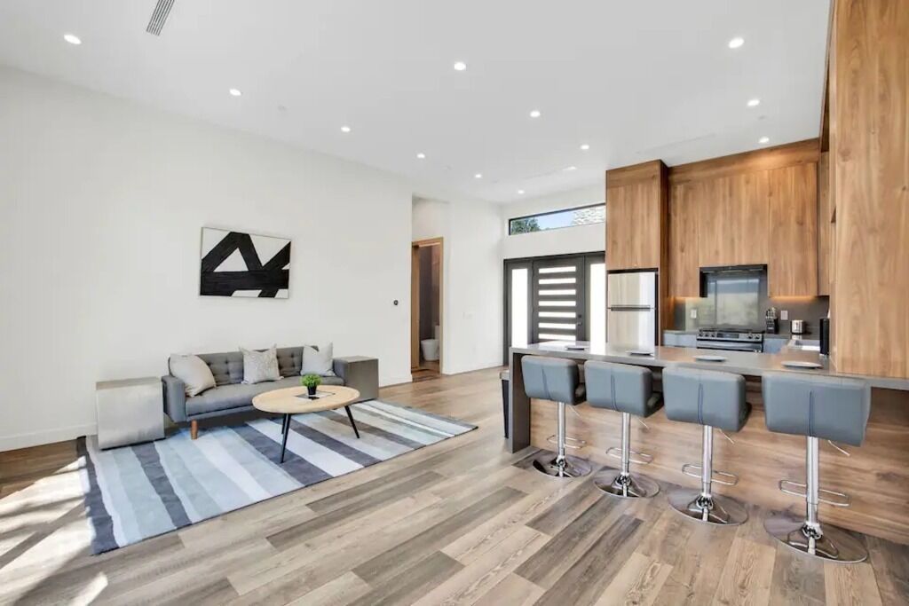 Brand New Luxury Guest Home Near Burbank Studios