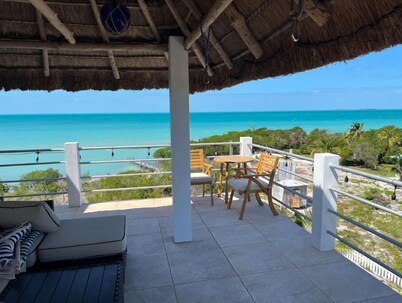 Royal Palm @ Palm Life Belize: Upscale condo overlooking the Caribbean Sea!
