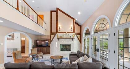 Charming 7bedroom retreat in a serene neighborhood