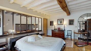 5 bedrooms, WiFi