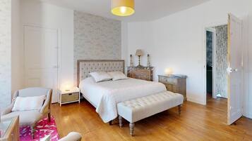 6 chambres, fer et planche à repasser, Wi-Fi