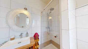 Een douche, een haardroger