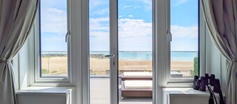 Beach View - sleeps 11 guests  in 5 bedrooms
