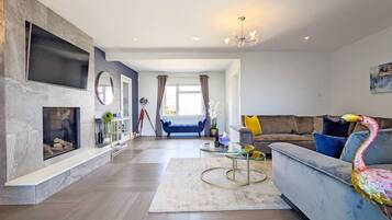 Smart TV, table football