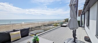 Beach View - sleeps 11 guests  in 5 bedrooms