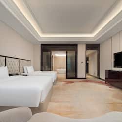 1 bedroom, premium bedding, down comforters, pillowtop beds