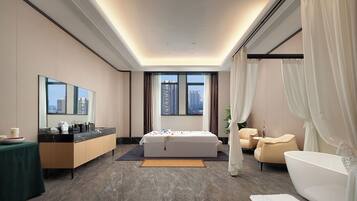 サウナ、ボディ トリートメント、泥風呂、アロマテラピー、ボディラップ、ボディスクラブ