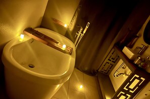 تجهيزات دش، مجففات شعر، مناشف، صابون