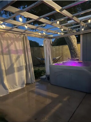 Bain à remous extérieur